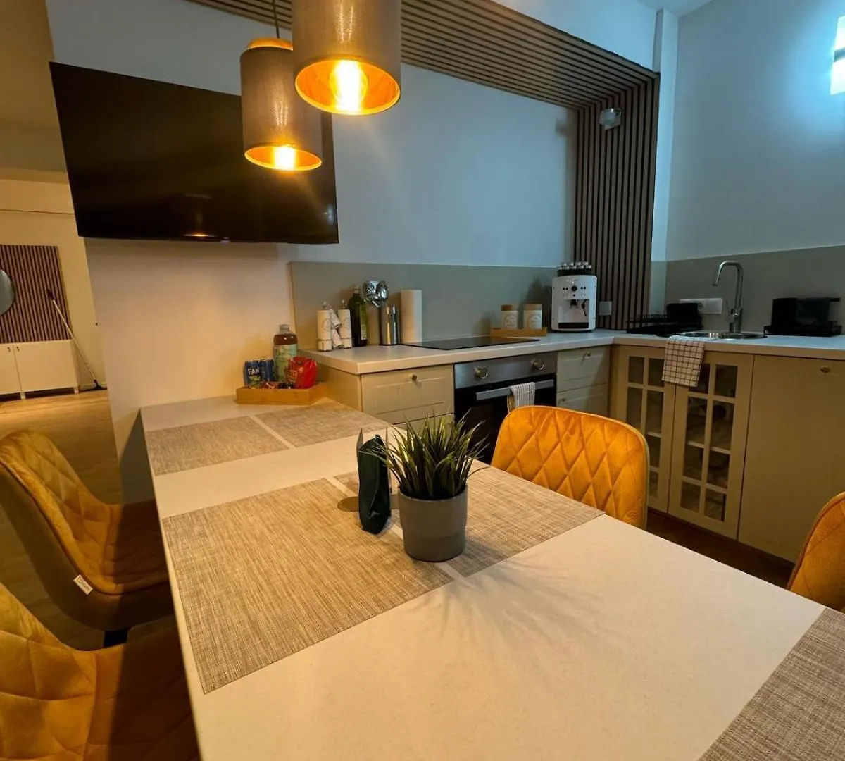 Munich Top Place Direkt Am Karlsplatz - Stachus 70 Qm Mit 2 Schlafzimmer Apartment Mila