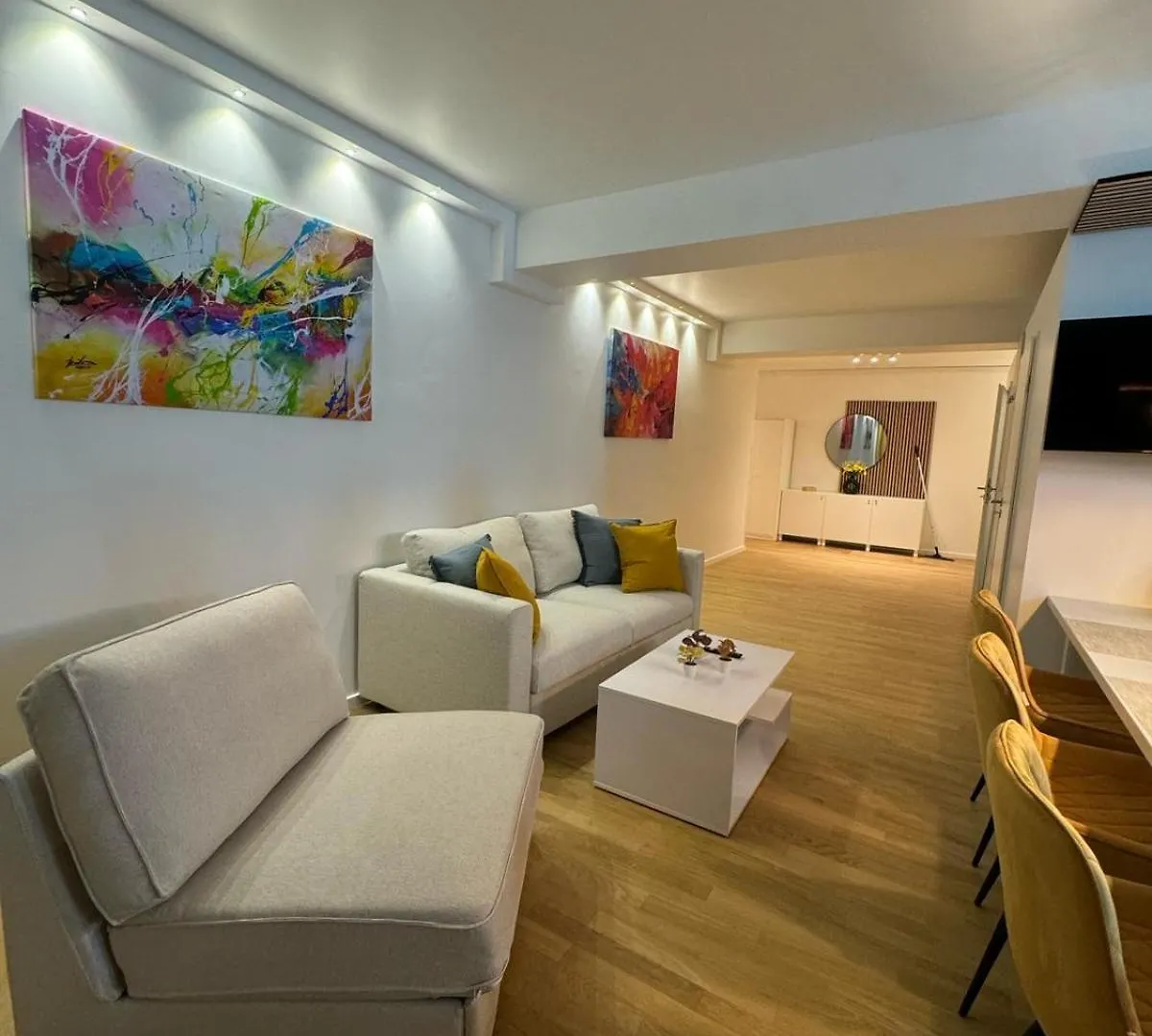 Munich Top Place Direkt Am Karlsplatz - Stachus 70 Qm Mit 2 Schlafzimmer Apartment Mila