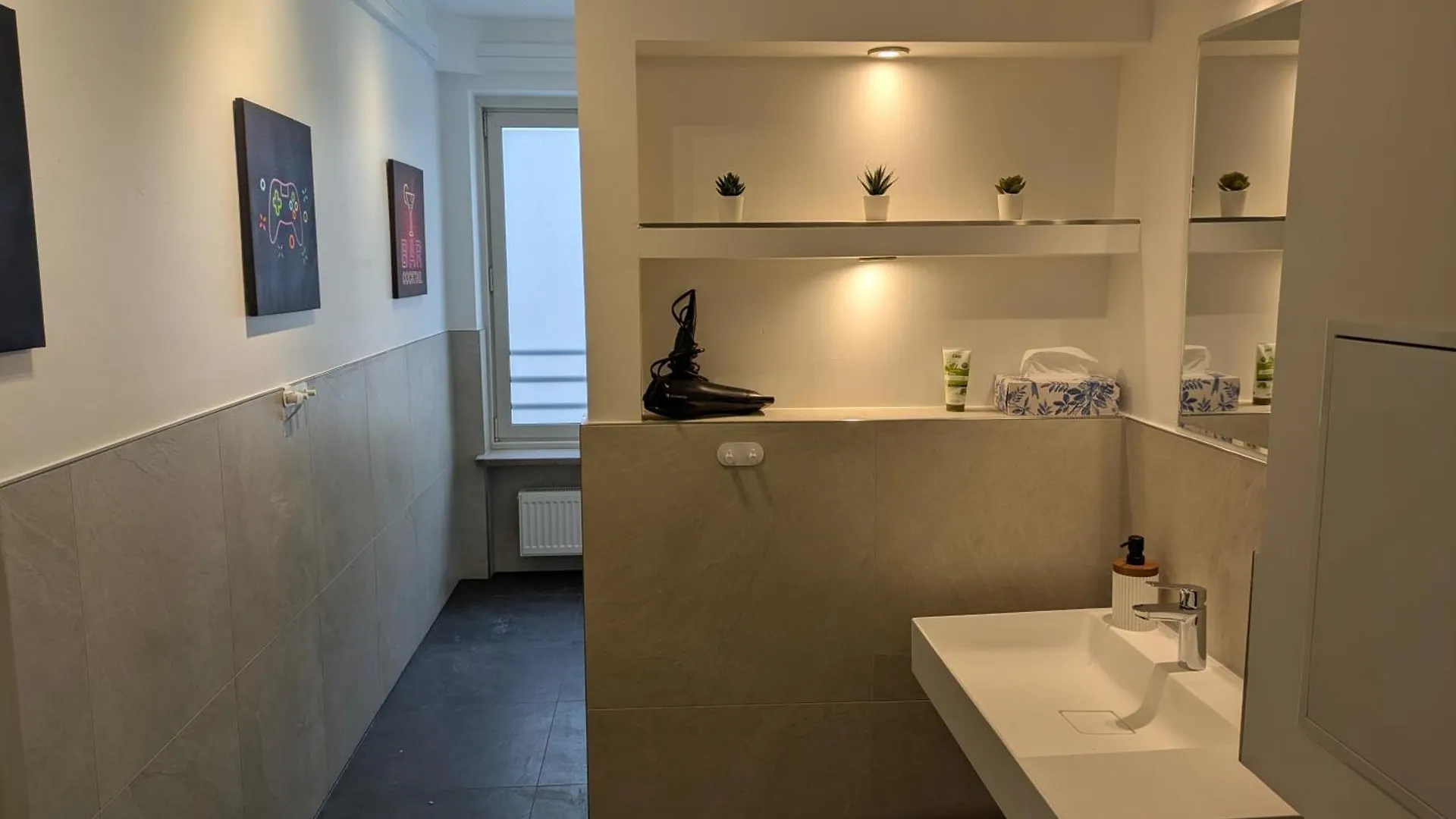 Munich Top Place Direkt Am Karlsplatz - Stachus 70 Qm Mit 2 Schlafzimmer Apartment Mila